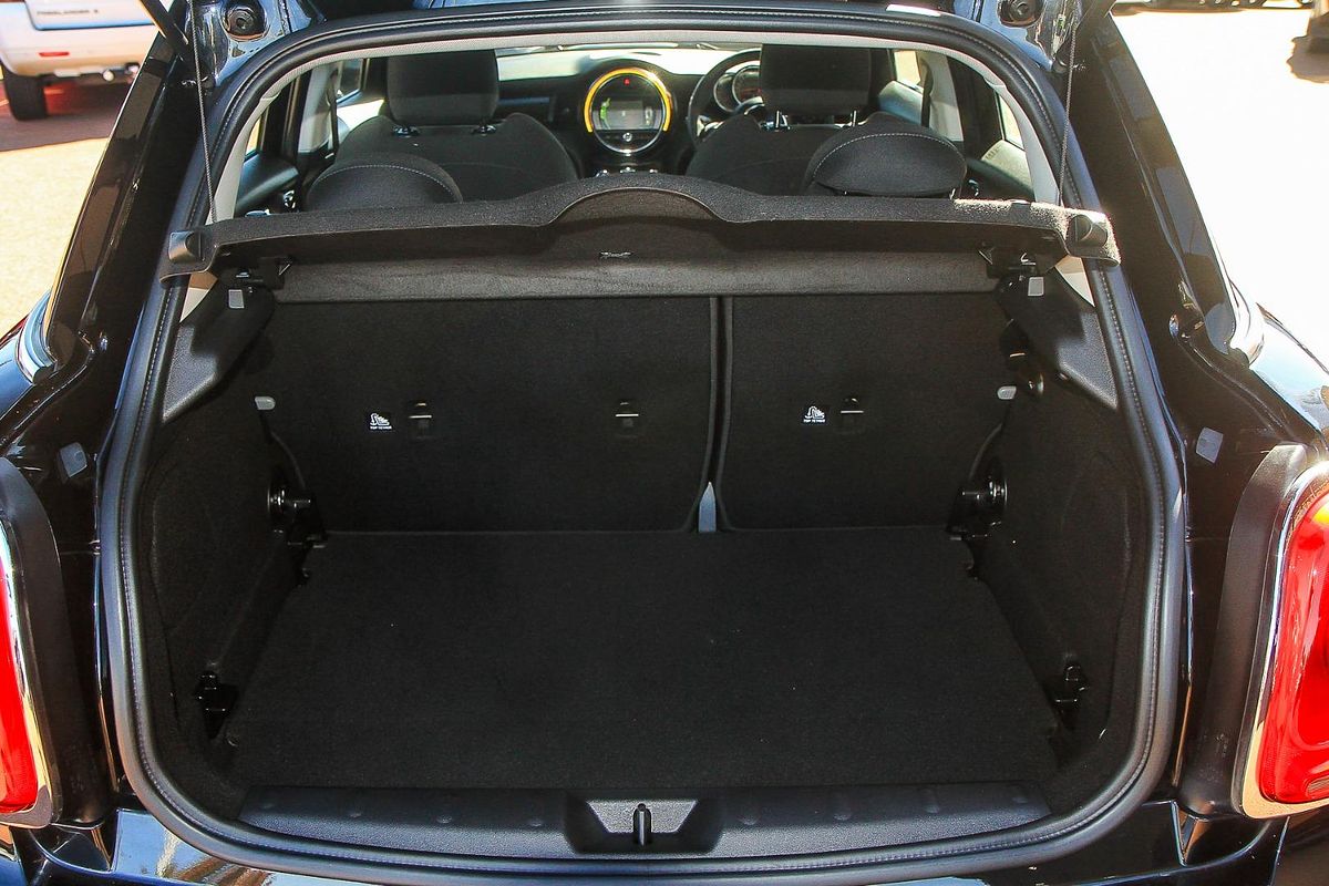 2017 MINI Hatch Cooper F55