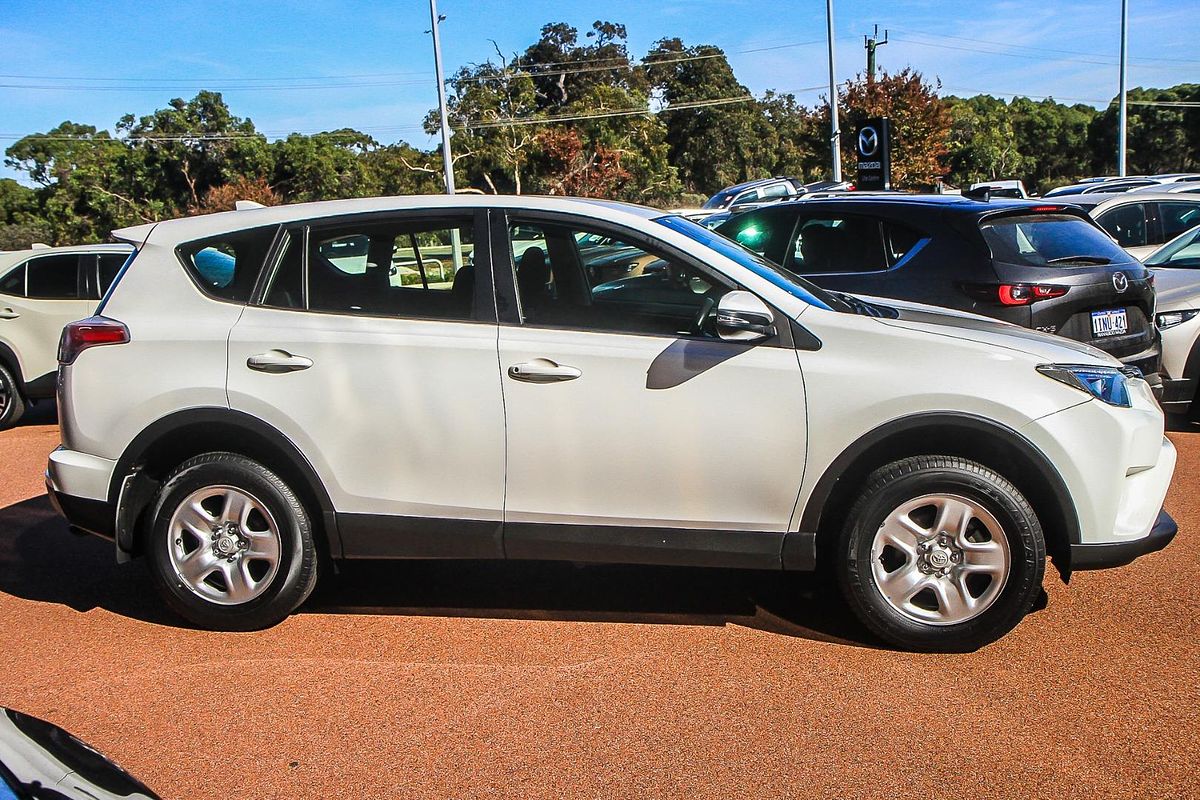 2015 Toyota RAV4 GX ZSA42R
