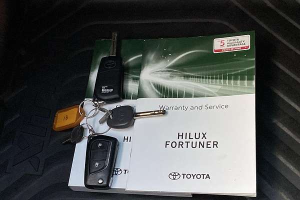 2020 Toyota Hilux SR GUN126R 4X4