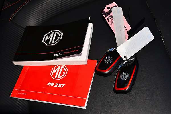 2023 MG ZST Essence
