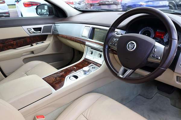 2010 Jaguar XF S Luxury X250