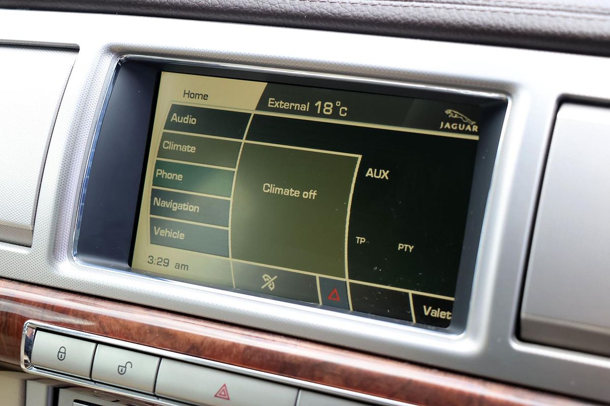 2010 Jaguar XF S Luxury X250