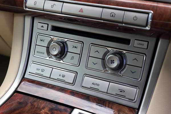 2010 Jaguar XF S Luxury X250