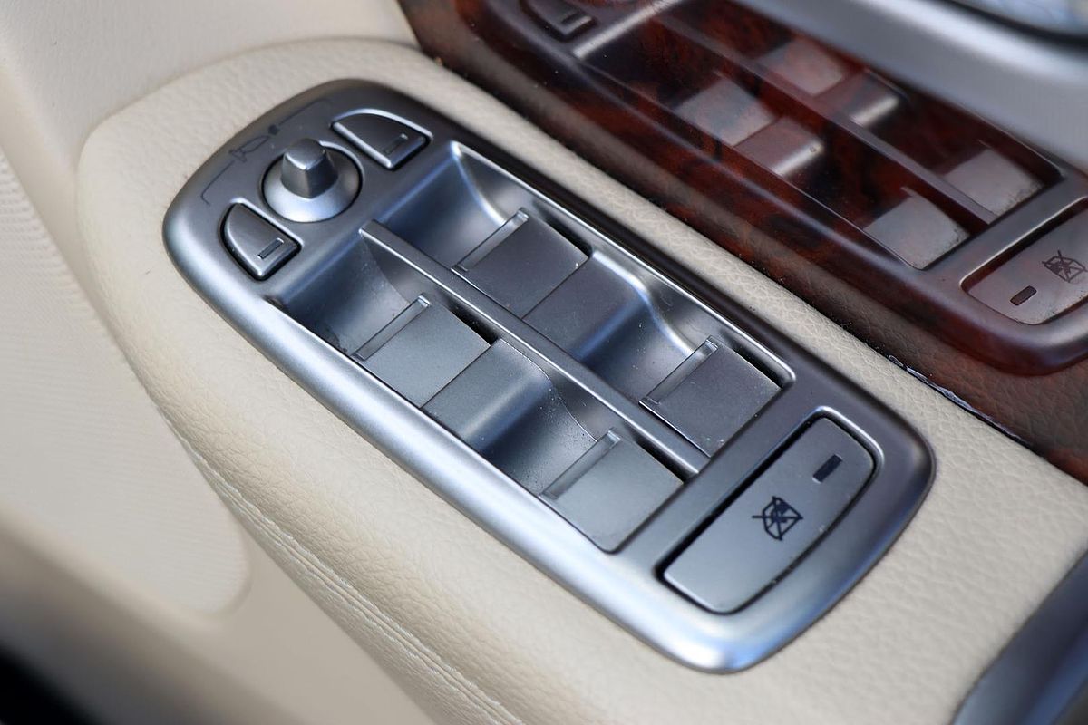 2010 Jaguar XF S Luxury X250