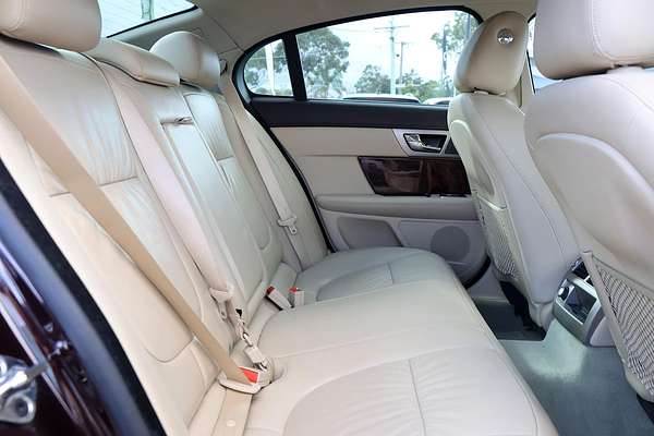 2010 Jaguar XF S Luxury X250