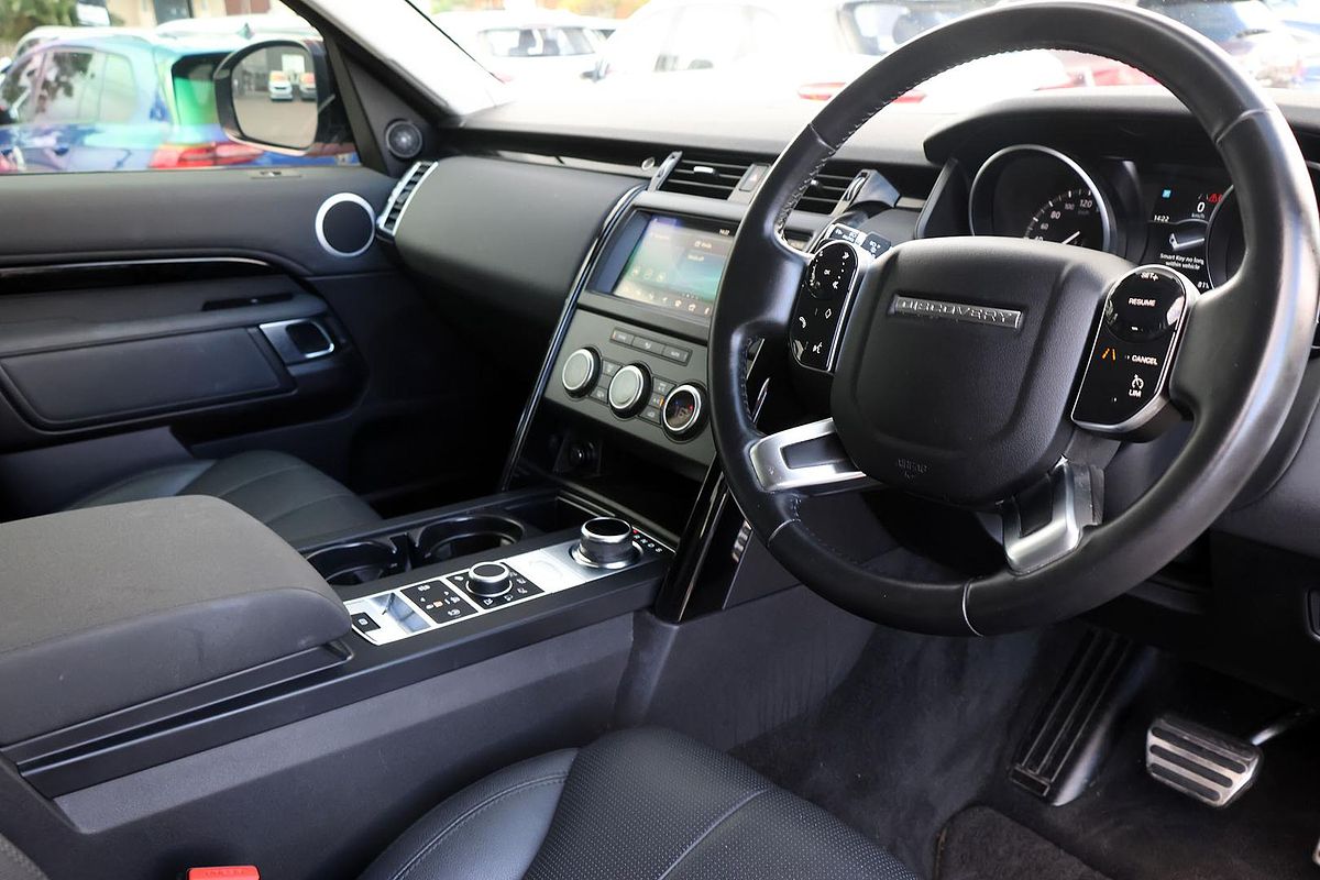 2018 Land Rover Discovery SD4 SE Series 5