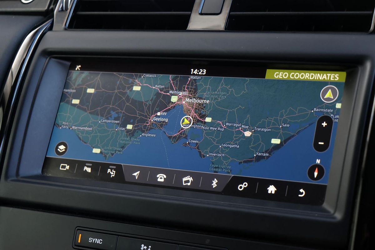 2018 Land Rover Discovery SD4 SE Series 5