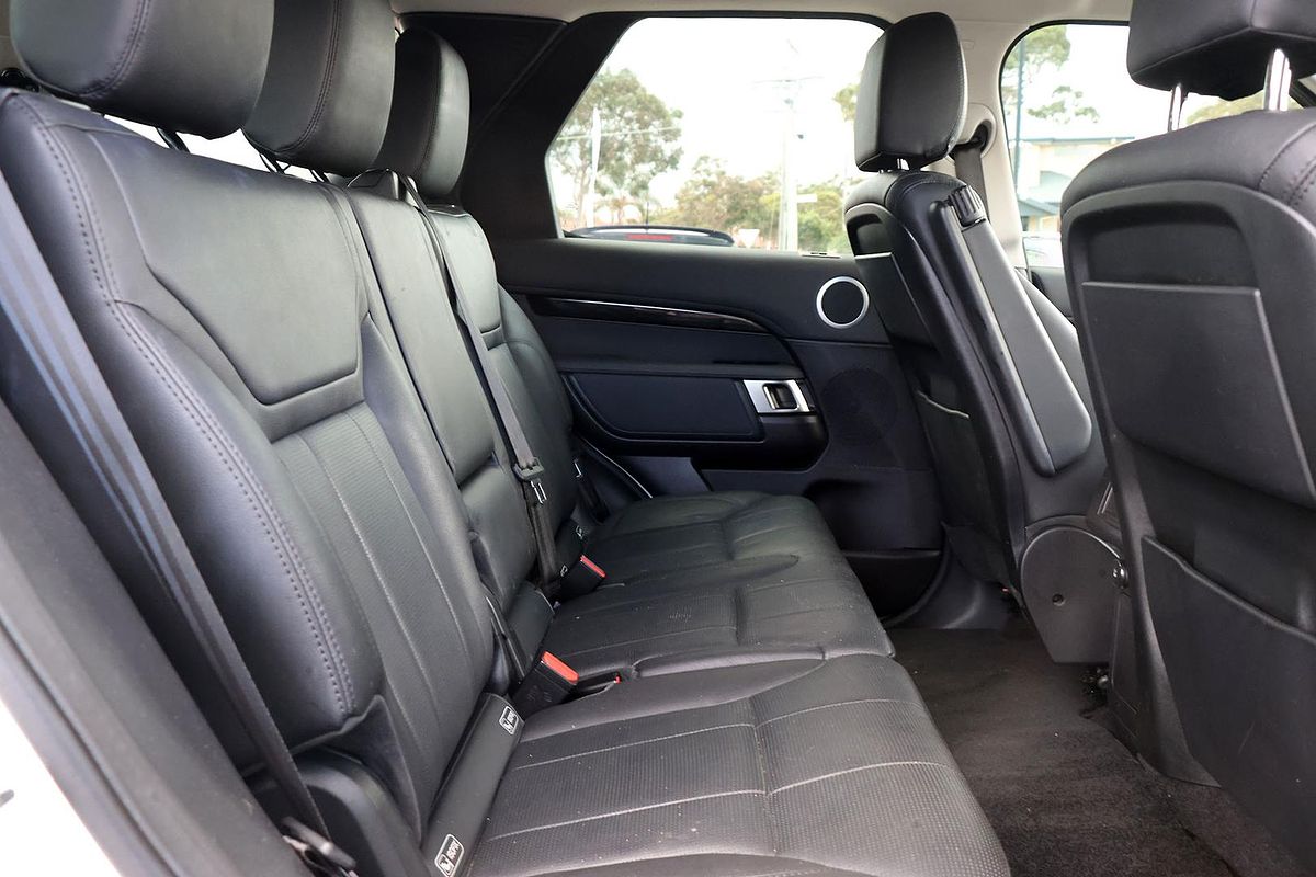 2018 Land Rover Discovery SD4 SE Series 5
