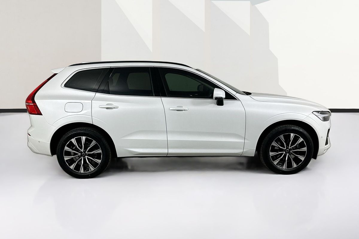 2022 Volvo XC60 Plus B5