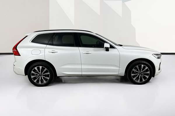 2022 Volvo XC60 Plus B5