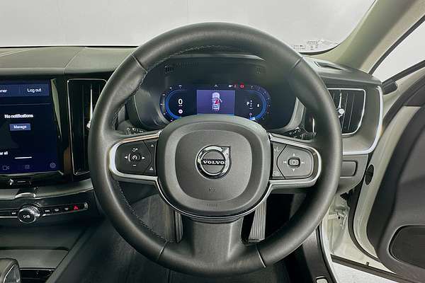 2022 Volvo XC60 Plus B5