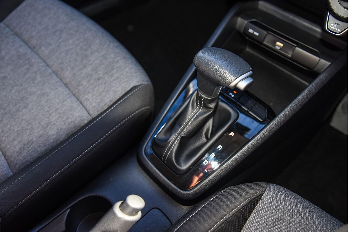 2024 Kia Stonic S YB
