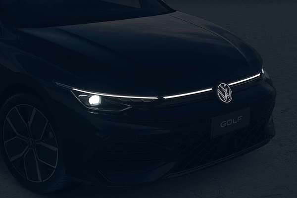 2025 Volkswagen Golf 110TSI R-Line 8.5