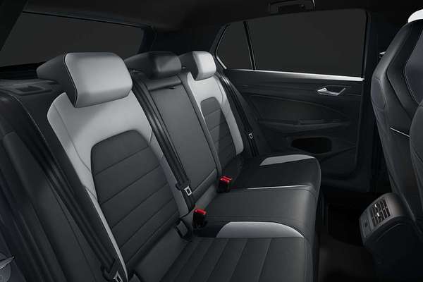 2025 Volkswagen Golf 110TSI R-Line 8.5