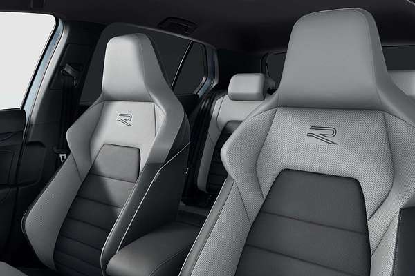 2025 Volkswagen Golf 110TSI R-Line 8.5