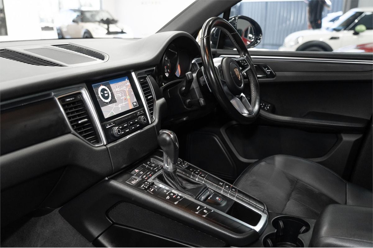2017 Porsche Macan 95B