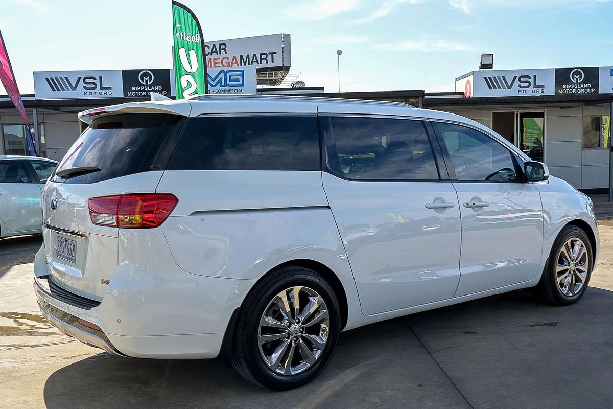 2017 Kia Carnival Platinum YP