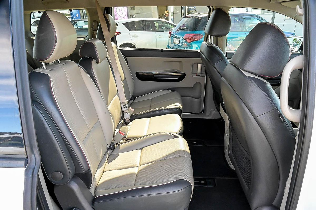 2017 Kia Carnival Platinum YP