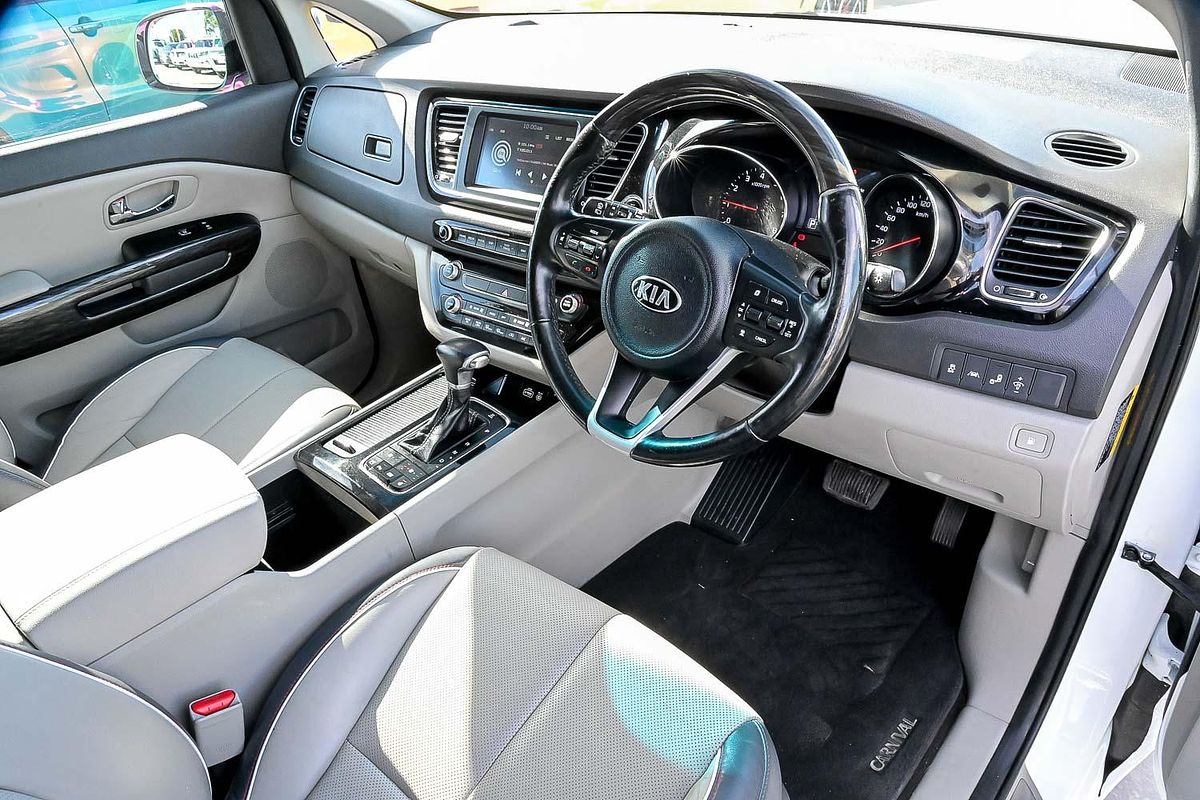 2017 Kia Carnival Platinum YP