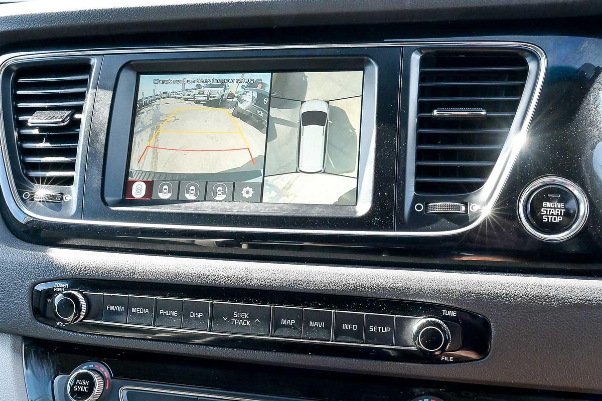 2017 Kia Carnival Platinum YP