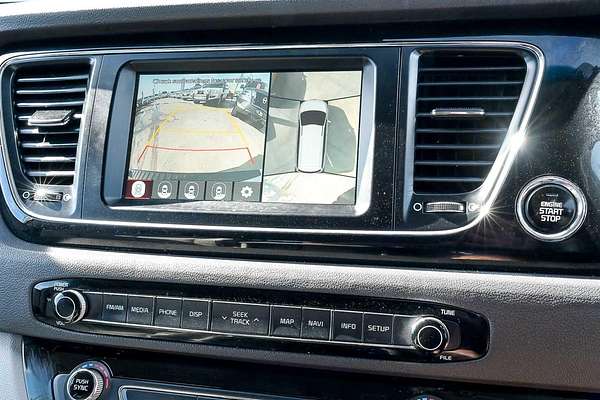 2017 Kia Carnival Platinum YP