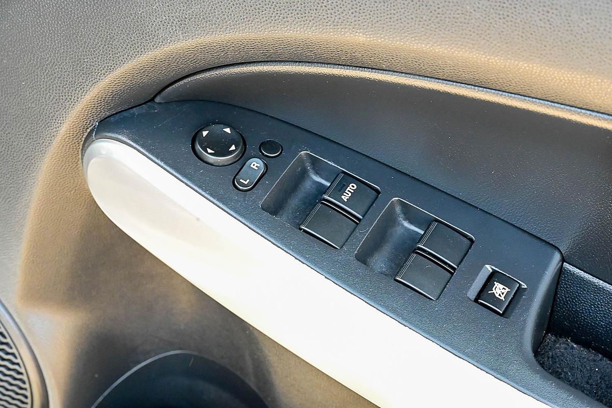 2014 Mazda 2 Neo Sport DE Series 2