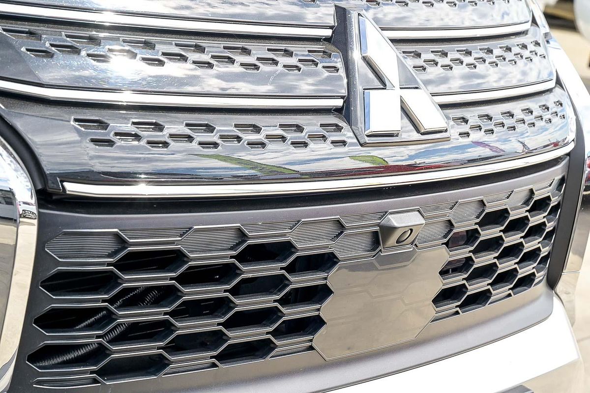 2022 Mitsubishi Outlander ES ZM