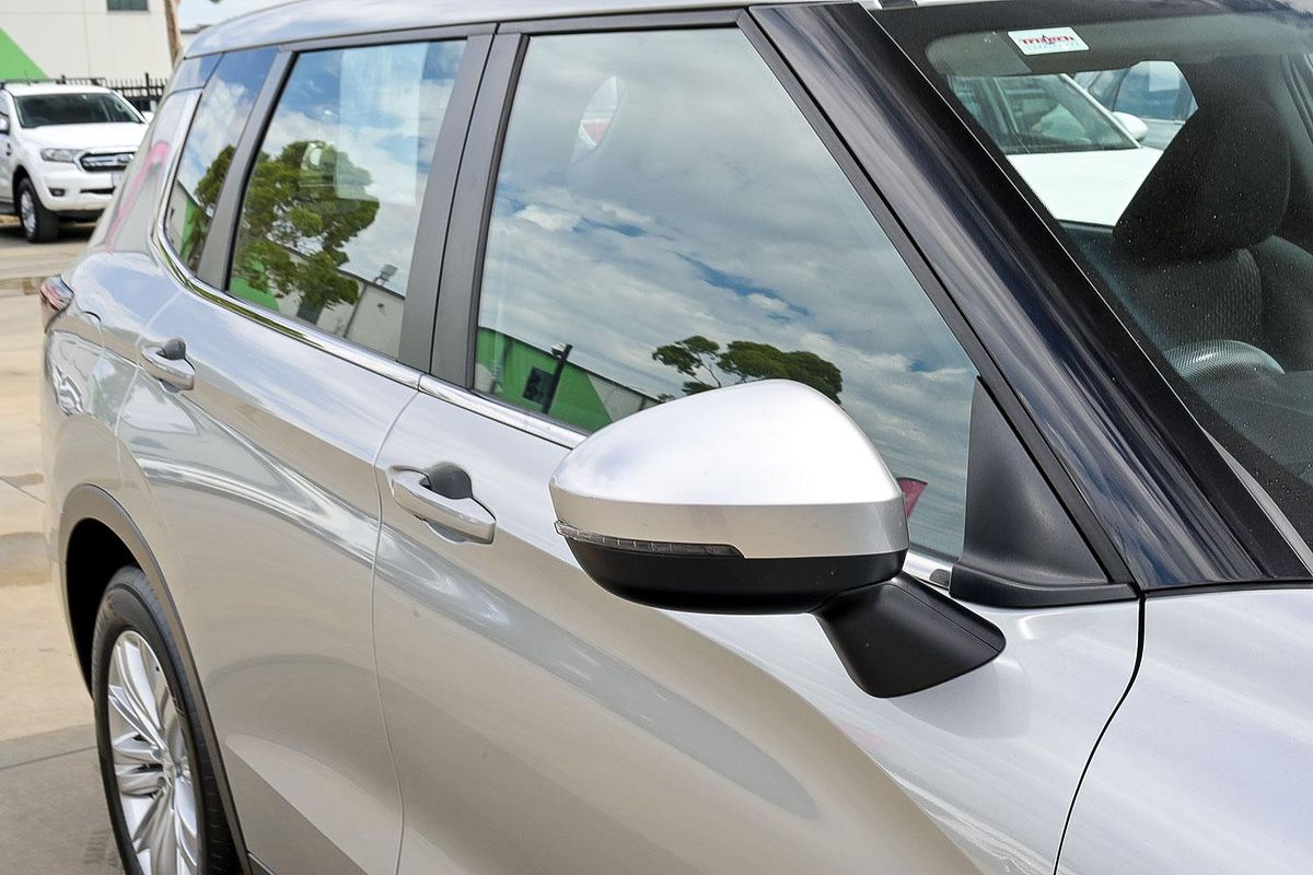 2022 Mitsubishi Outlander ES ZM