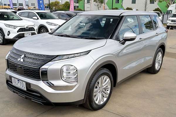 2022 Mitsubishi Outlander ES ZM