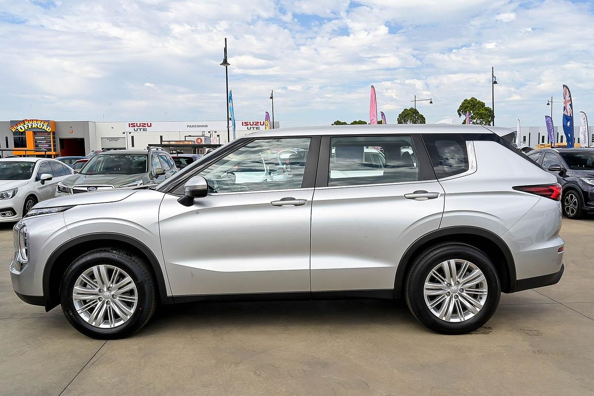 2022 Mitsubishi Outlander ES ZM