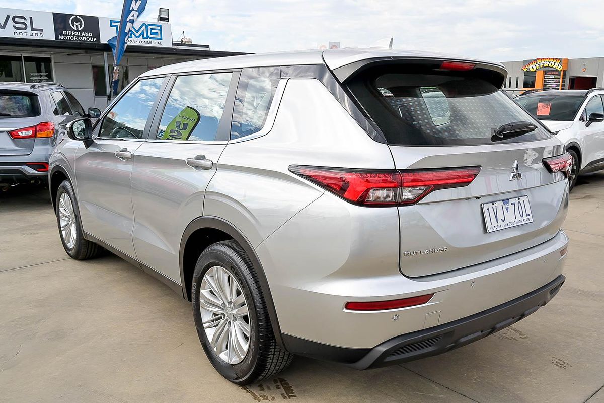 2022 Mitsubishi Outlander ES ZM