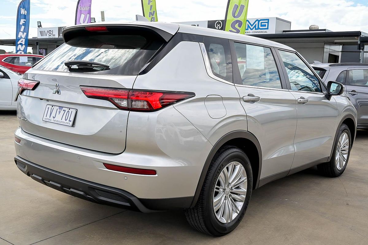 2022 Mitsubishi Outlander ES ZM