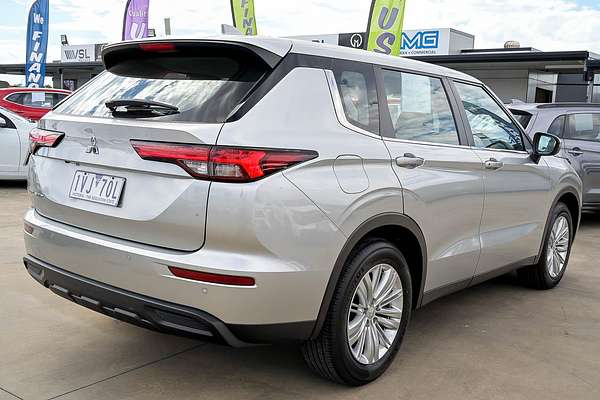 2022 Mitsubishi Outlander ES ZM