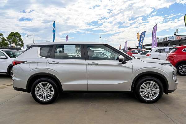 2022 Mitsubishi Outlander ES ZM