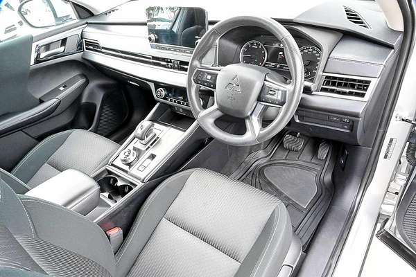 2022 Mitsubishi Outlander ES ZM