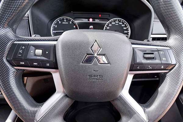 2022 Mitsubishi Outlander ES ZM