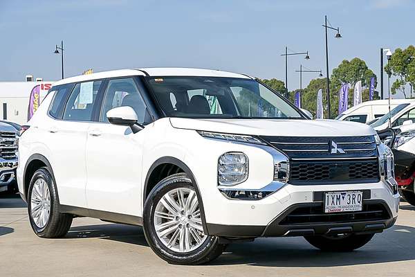 2023 Mitsubishi Outlander ES ZM