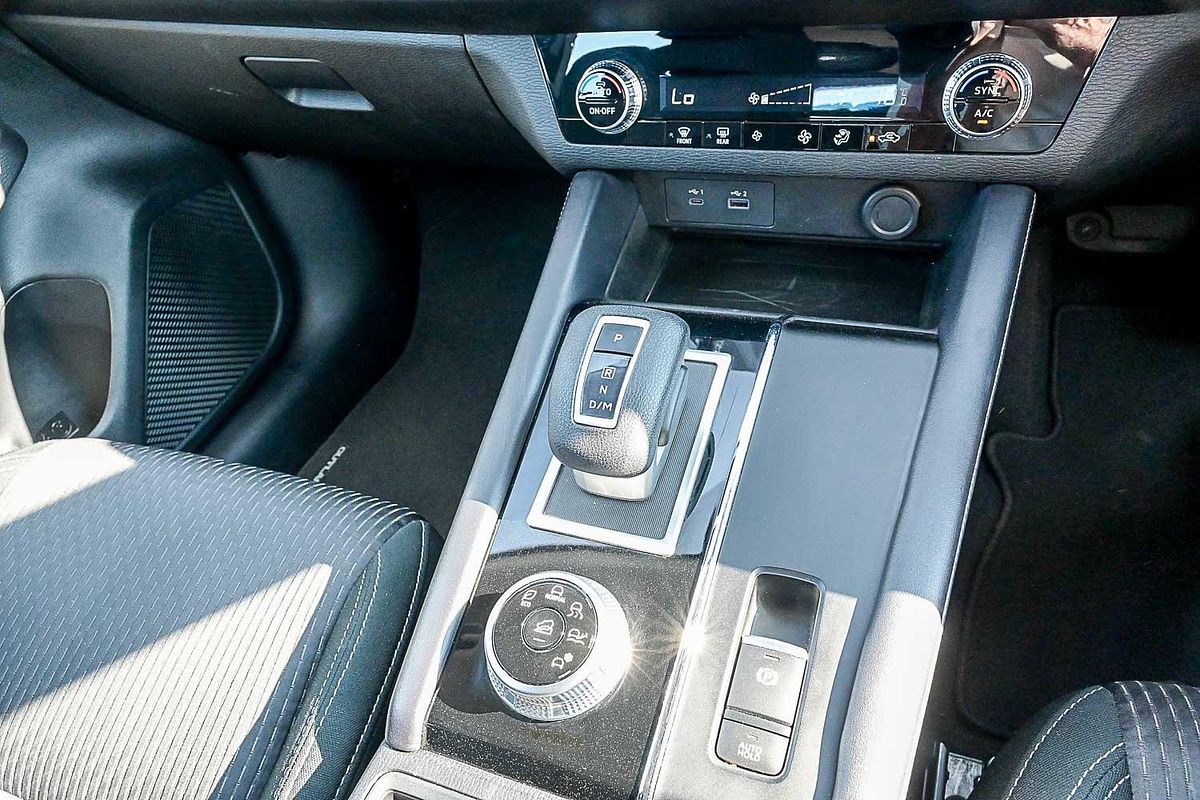 2023 Mitsubishi Outlander ES ZM