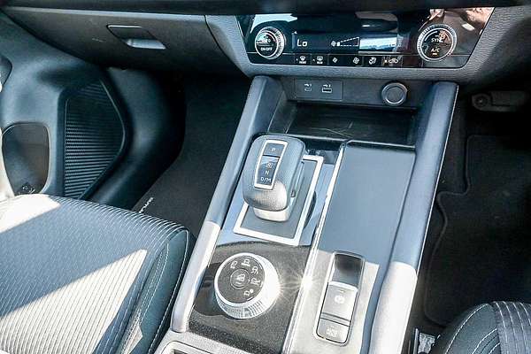 2023 Mitsubishi Outlander ES ZM