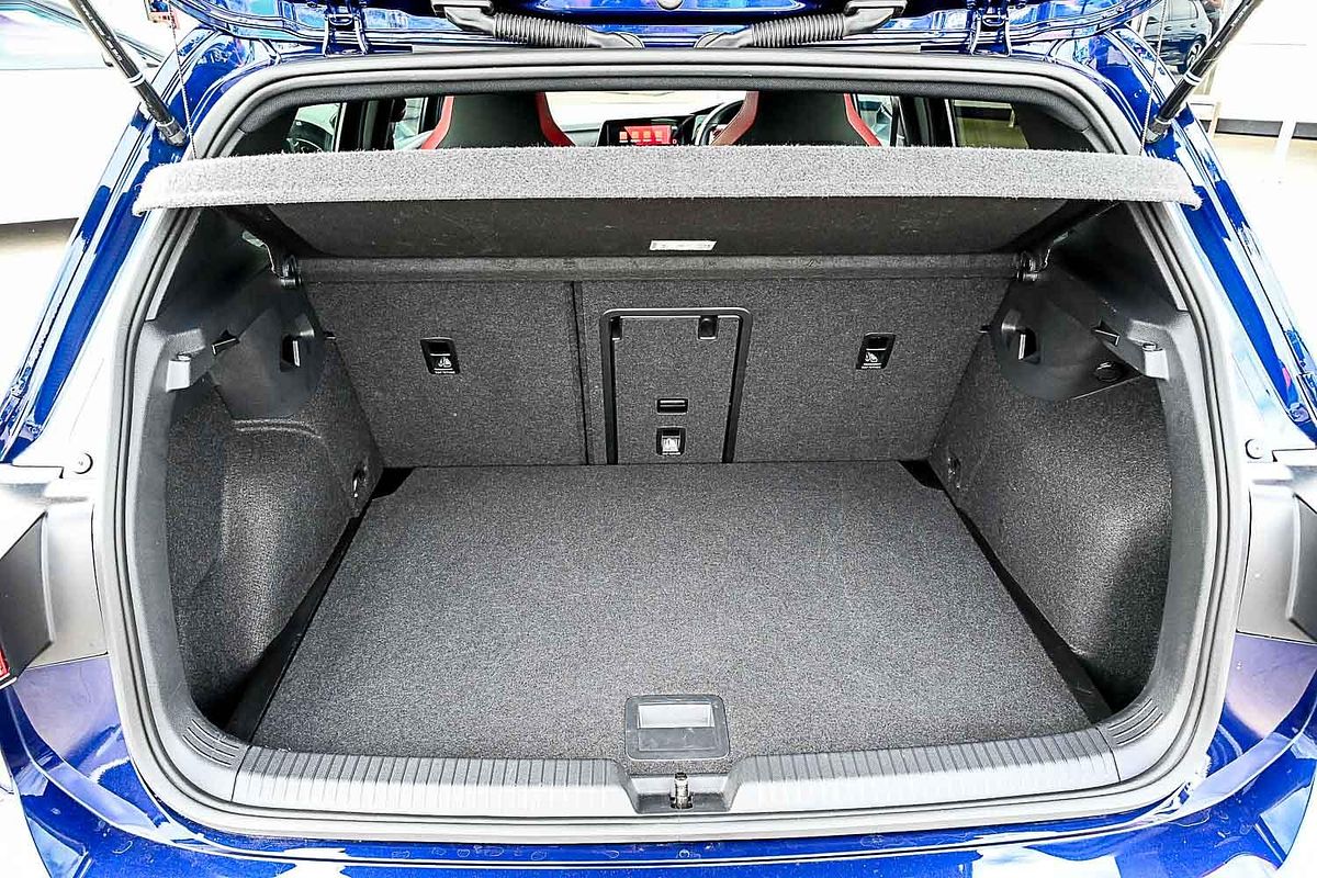 2022 Volkswagen Golf GTI 8