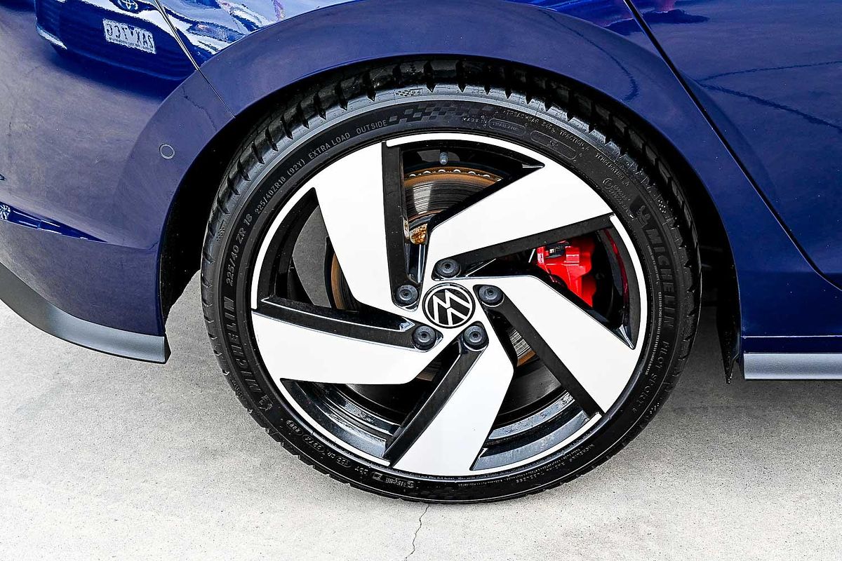 2022 Volkswagen Golf GTI 8