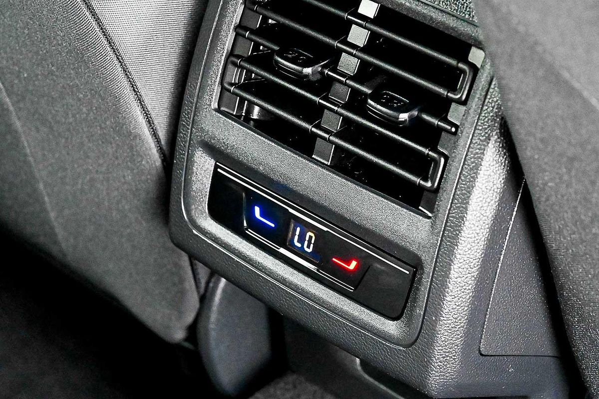 2022 Volkswagen Golf GTI 8