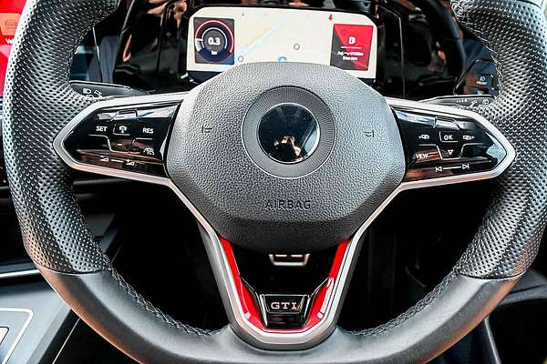 2022 Volkswagen Golf GTI 8