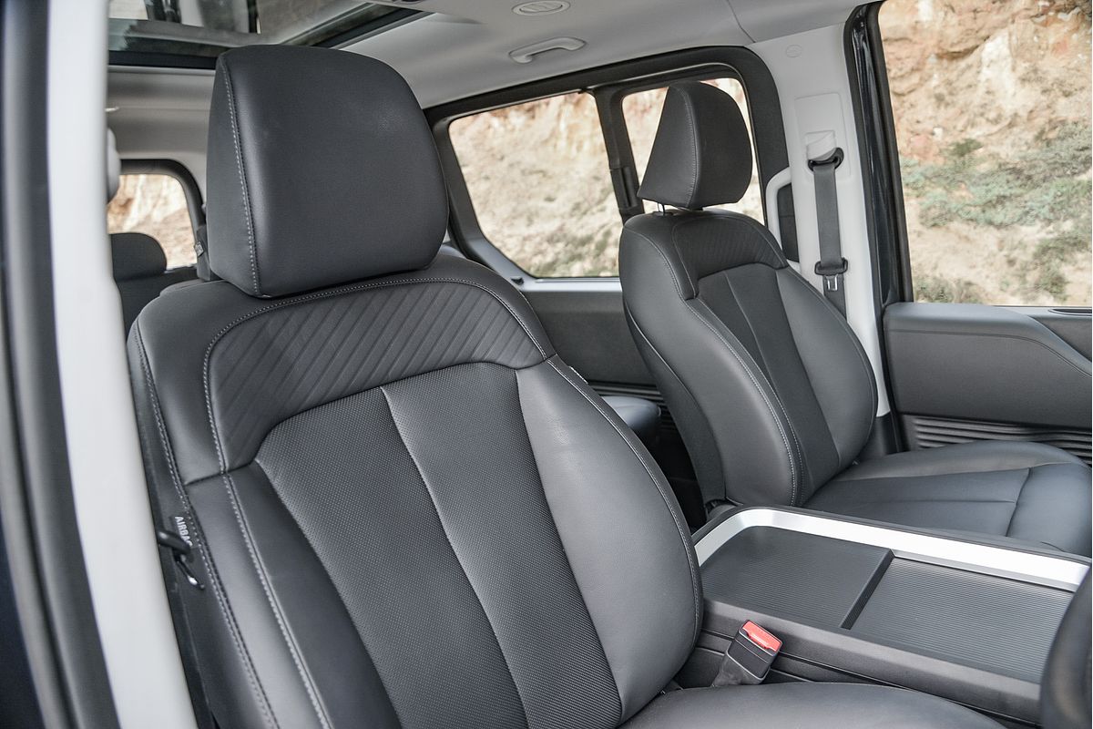 2024 Hyundai STARIA Highlander US4.V3