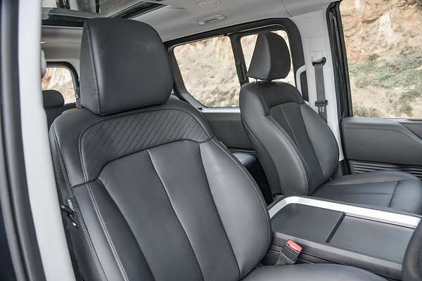 2024 Hyundai STARIA Highlander US4.V3