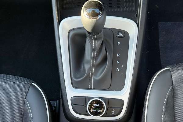 2025 Hyundai Venue Active QX.V5