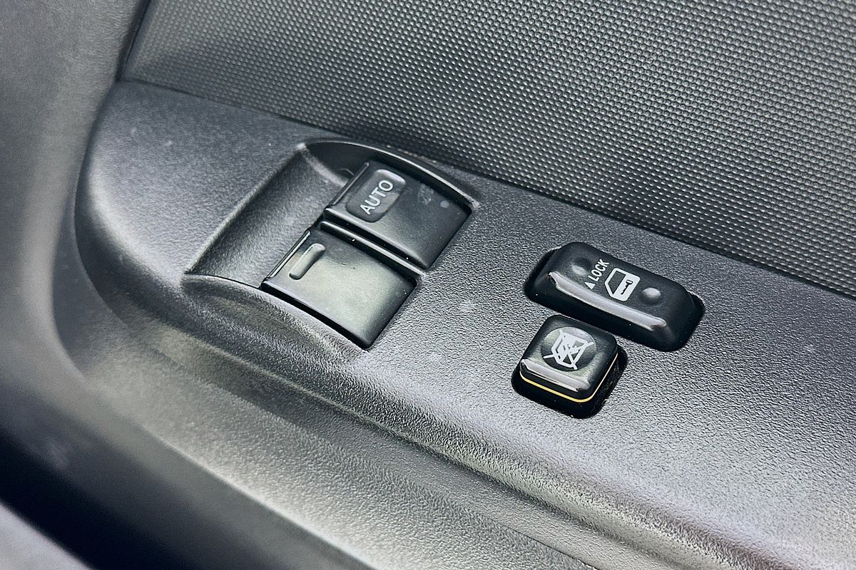 2015 Toyota Hiace COMMUTER KDH223R MY14