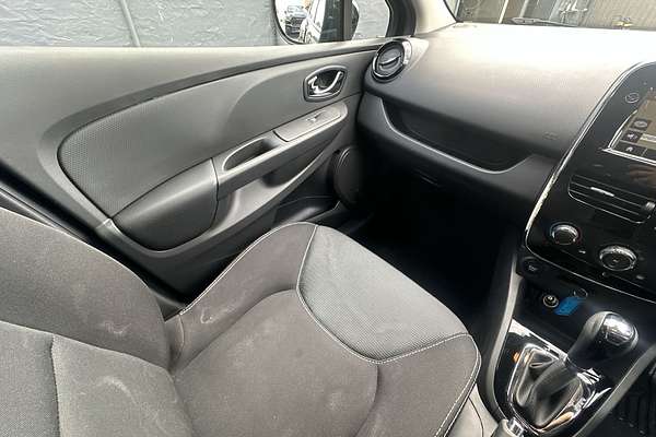 2014 Renault Clio Expression IV B98