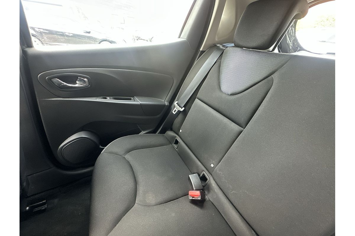 2014 Renault Clio Expression IV B98