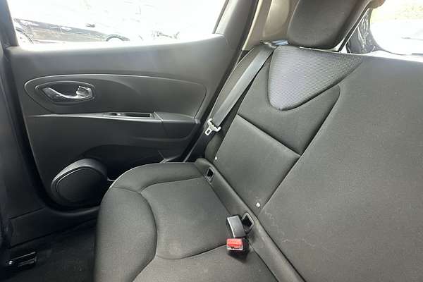 2014 Renault Clio Expression IV B98